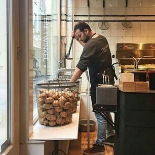 Türkiye'de Hizmet Veren Amsterdam Usulü Patates Kızartması Yapan French Fries Dükkanları